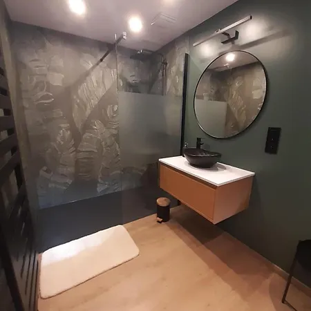 L'aire Des 3 - Apartment
